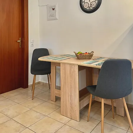 Agis Apartment *