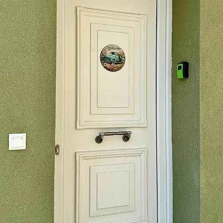 Apartment Agis *