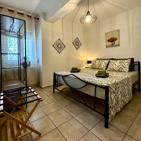 Agis Apartment *